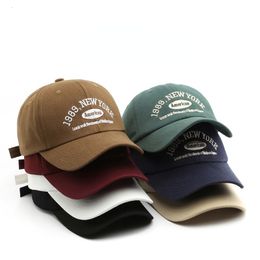 Kogelcaps mannen retro geborduurde honkbal cap verstelbaar casual 1989 York American Cotton Sun Hats unisex vrouwen solide kleur vizier 230325