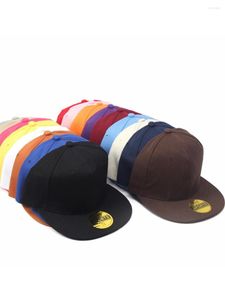 Gorras de béisbol Sombrero de hip hop multicolor 6 paneles Ala plana Snapback en blanco Hombres y mujeres Gorra de béisbol de color sólido ajustable 55-60 cm