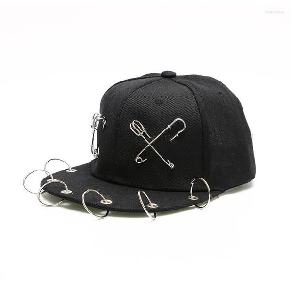 Gorras de bola Estilo punk Negro Padre-niño Hip Hop Sombreros Tendencia Pin Remache Borla Béisbol para hombres Mujeres Street Fashion Show Casual243l