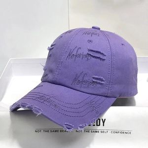 Gorras de bola Venta 2023 Gorra de béisbol para mujeres Primavera y verano Letras bordadas Rotas Peaked Hombres Tendencia Cubierta