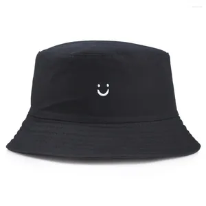 Kogelcaps glimlachend gezicht geborduurde visser hoed dames schattige zonnebrandcrème heren buiten zonneschema