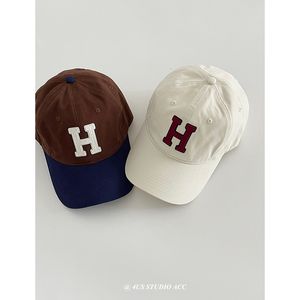 Ball Caps Straatliefhebbers Wild Grote Hoofdomtrek H Alfabet Pet Womens Retro Baseball Mannen 230808