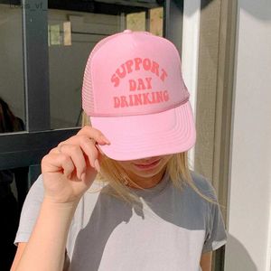 Gorras de béisbol Día de soporte Beber Trucker Hat Girly Pink Gorra de béisbol Mujer de verano Imprimir Gorra de malla Sombreros de mamá Colores de sombrero personalizables T231208