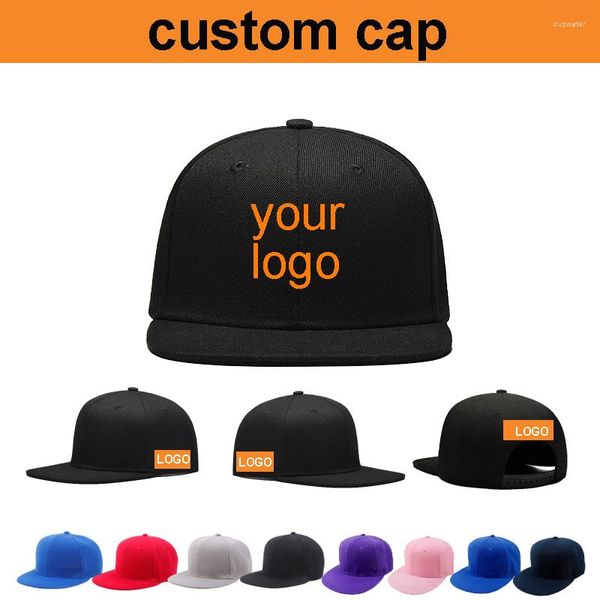 Ball Caps Wholesale 50pcs de haute qualité Logo Logo à bord plat Snapback Cap personnalisé Choisissez votre couleur Ajouter un design