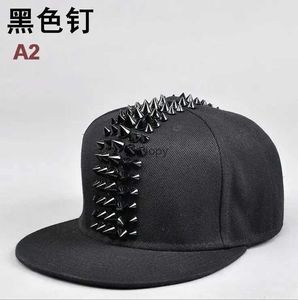 Ball Caps en gros de Spike Spike Studs Rivet Baseball Caps Men Hiphop Punk Rock Flat Snapback Chapeaux