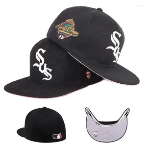 Las gorras de béisbol venden al por mayor el casquillo de encargo del Snapback de Gorras del sombrero de béisbol equipado bordado con ala plana para hombre