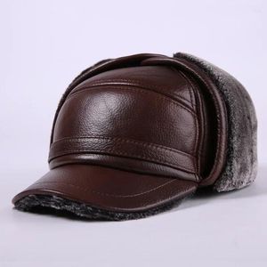 Casquettes de baseball Chapeau de bombardier d'hiver Hommes Casquette Ushanka en cuir marron russe avec oreillettes en fourrure chaude véritable marque de baseball de vache