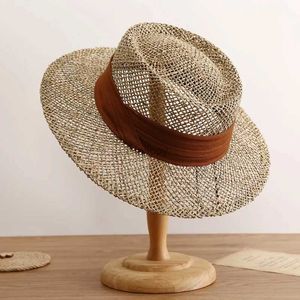 Ball Caps Womens Breathable Sun Hat Fashion Hollow Vintage Paille Hat à main tricoté de voyage d'été Hat de paille 2022