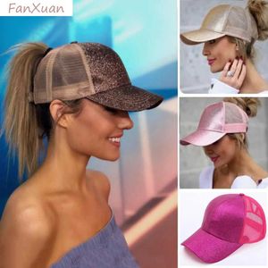 Capes à balle pour femmes en queue de cheval Baseball Hat avec paillettes brillantes paillettes Femmes Summer Sunhat Couleur solide pain à haute densité Q240403