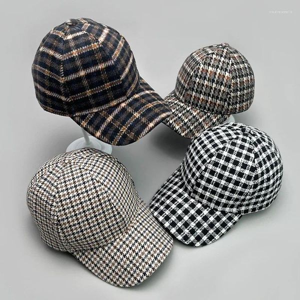 Ball Caps en laine Stripe Spripe polyvalente Vérifiez le baseball britannique automne et hiver Men de mode Femmes chaleureuses rétro littéraire