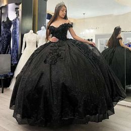Kogel jurk zwarte quinceanera vintage jurken uit schouder sweetheart halslijn 3d bloemen appliques zoet 15 meisjes glitter long prom bruine dagje feestkleding