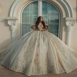 Robe de bal illusion robes de mariage sur l'épaule dubaï arabie paillettes plus taille appliques en dentelle de cristal perles de fête nuptiale robes robe de mariage s s