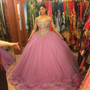 Baljurk Quinceanera Jurken Cap Sleeves Deep V-hals Pailletten Kralen Shinning Graduation Dress for Teens Tulle Layers Pageant Towns