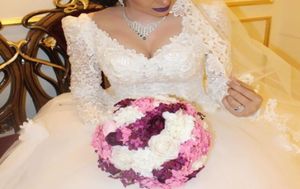 Robe de bal robes de mariée 2016 robe de bal col en V à manches longues avec 2 couches de voile et jupon2176808