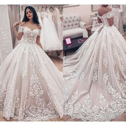 Balle les robes de robe épaule OFF 2020 manches courtes en dentelle applique corset arrière chapelle train maternité robes de mariée plus taille s