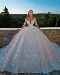 Bal trouwjurken kralen borduurwerk bruidsjurk prinses jurk lieverd corset organza kathedraal trein