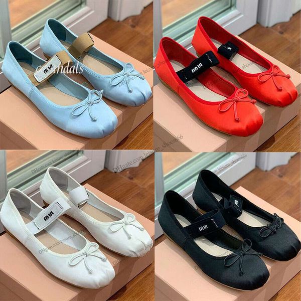 Ballet Flat Shoes Designer Chaussures de danse professionnelles Satin Miui Ballerinas Platform Bowknot Bouche peu profonde Sandales plates simples