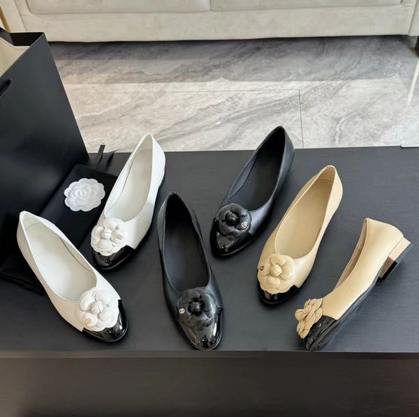 Ballet Flats Cha French Paris Luxury Chaussures de créateurs pour femmes Floral Ballerine en cuir rond