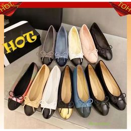 Ballerines Designer Pantoufle Slingback Talons Mocassins Espadrilles Sandales Dames Chaussures Chunky Robe De Mariée Chaussures Pompes Mocassins Ballerines Slingback Chaussures