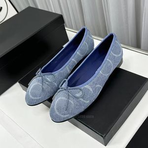 Ballet Flats Designer Luxury Chaussures décontractées Imprimé denim Ballet Flats Génécrat en cuir Butterfly Knot Low Talons Femmes Forme de chaussures Robe Forme