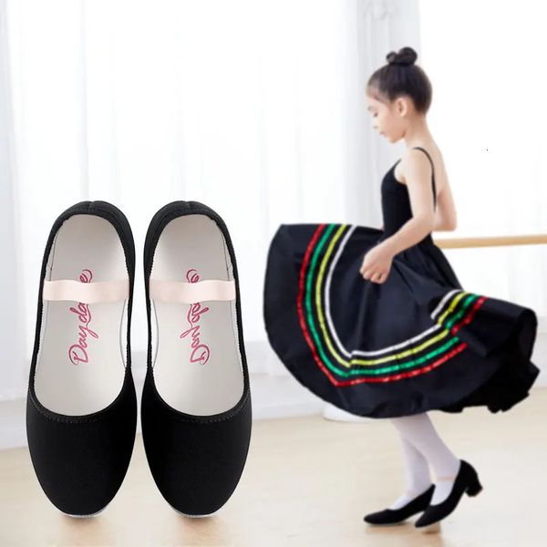 Chaussures de ballet pour filles chaussures de danse pour femme pantoufles de danse chaussures de gymnastique chaussures de professeur de caractère chaussures de danse à talons hauts 240119
