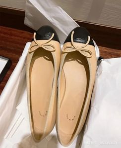 Diseñador Zapatos Paris Diseñador Diseñador Black Ballet Flats Shoes Women Spring acolchado de cuero genuino Slip en bailarina Luxury Round Toe Ladies Shops Hj2g