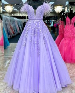 Ballgown Senior Prom Dress 2k23 Encaje Apliques Pluma Lila Tul Dama Preadolescente Chica adolescente Desfile Vestido Fiesta formal Invitado de boda Red Capet Runway Ivory