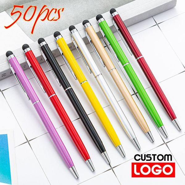 Bolígrafos 50 paquetes de 13 colores Mini Metal 2-en-1 Stylus Bolígrafo universal Grabado de texto Bolígrafo de publicidad escolar de oficina personalizado 230721