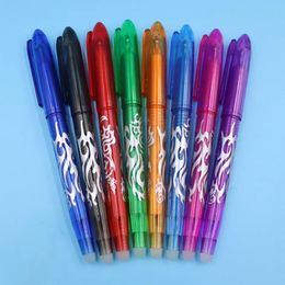 Bolígrafos 8pcsSet 8 Color Borrable Gel Pen 05mm Kawaii Ball Estudiante Escritura Barra lavable Herramientas de dibujo Oficina Escuela Papelería 231113