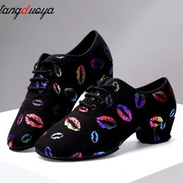 Ballroom hiel sneakers 892 High Latin Dance Woman Black Close Toe Dancing Shoes For Women Lip Print 240125 562