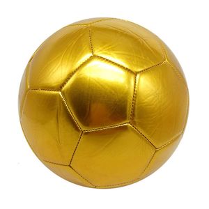 Ballen voetbal nr. 5 gouden voetbaltraining voor school gazon training team sportstudenten 230520