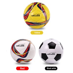 Balls Nieuwste voetbal Ball Standaard maat 5 en maat 4 Machine genaaid PU voetbal Indoor Outdoor Lawn Match Sport Training Ball 230417