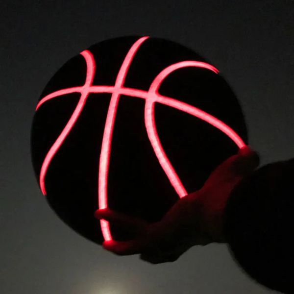 Balles LED Basketball Light Up Bright Streetball PU Cuir Taille régulière 7 Basketball Glow In The Dark pour le cadeau de jeu de nuit 231212