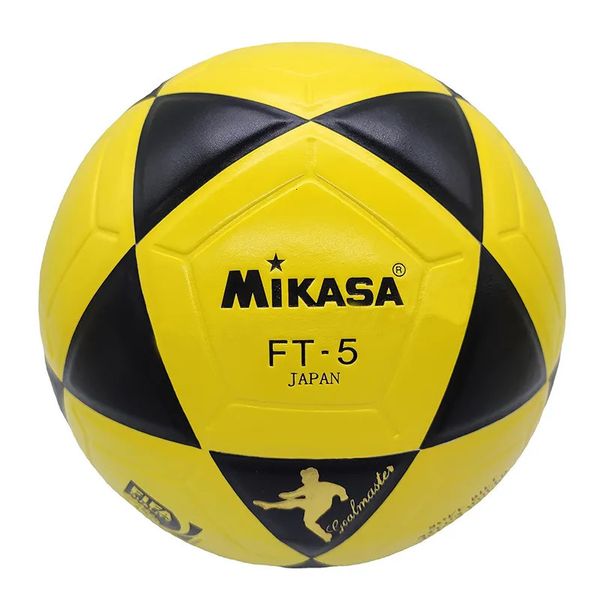 Balls Professional Soccer Ball Standard Size 5 Football League Liga deportiva al aire libre Bola 231007
