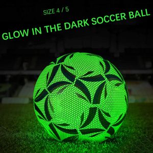 Ballen Reflecterend Voetbal LED Trainingsvoetbal Lichtgevend Fluorescerend Reflecterend Cool Lichtgevend Nr. 5 Nr. 4 Voetbal Voor kind volwassenen 230826