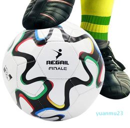 Ballen Standaard maat 5 voetbal machine-gestikte voetbalbal verdikt PVC 25 Oefening Sports League Match Training Balls 230408