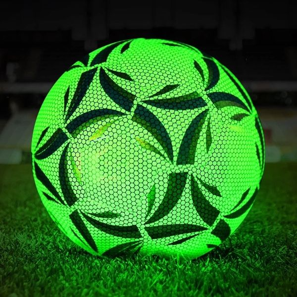 Balles Style Football lumineux Veilleuse réfléchissante Football Taille 4 5 PU Balle antidérapante Football d'entraînement pour adultes et enfants 230520