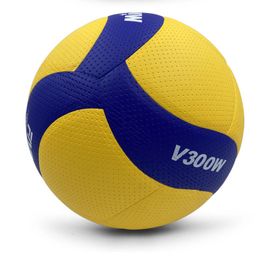 Balls Style hoogwaardige volleybal V200W V300W V320W V330W Competition Training Professional Game 5 Indoor Ball 230821