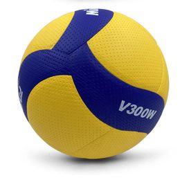 Style de balles Volley-ball de haute qualité V200W V300W V320W V330W Entraînement de compétition Jeu professionnel 5 Ballon de volley-ball intérieur 231011