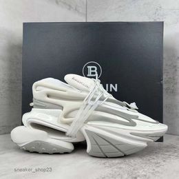 Balman Sports Couples Épais Qualité Casual Semelle Top Chaussures Absorbant Les Chocs Sneaker Haute Mode Dentelle Top Licorne Espace Faible Hwts