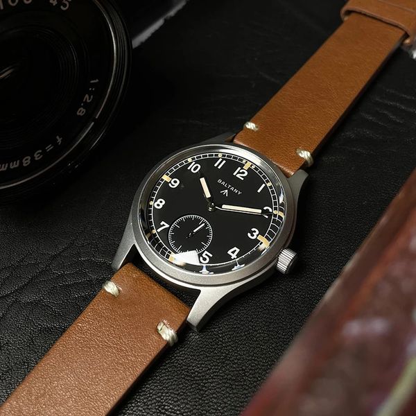 Baltanie Dirty Dozen Collection Vintage Wristwatch Sapphire 36 mm Cadran 100m Quartz imperméable rétro D12 Hommes militaires Watches 240315