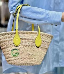 Bolsas de playa de canasta de bambú mango de cuero 2024 Summer nuevo diseñador famosa marca de viajes bolsas de compras de moda bolsos de hombro bolsos de hombro y bolsos de calidad