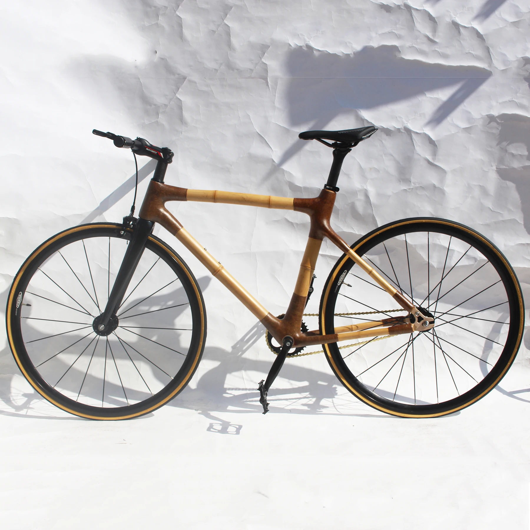 Bambus -Straßenrad Einführung Fahrradstädte Cycle 700c