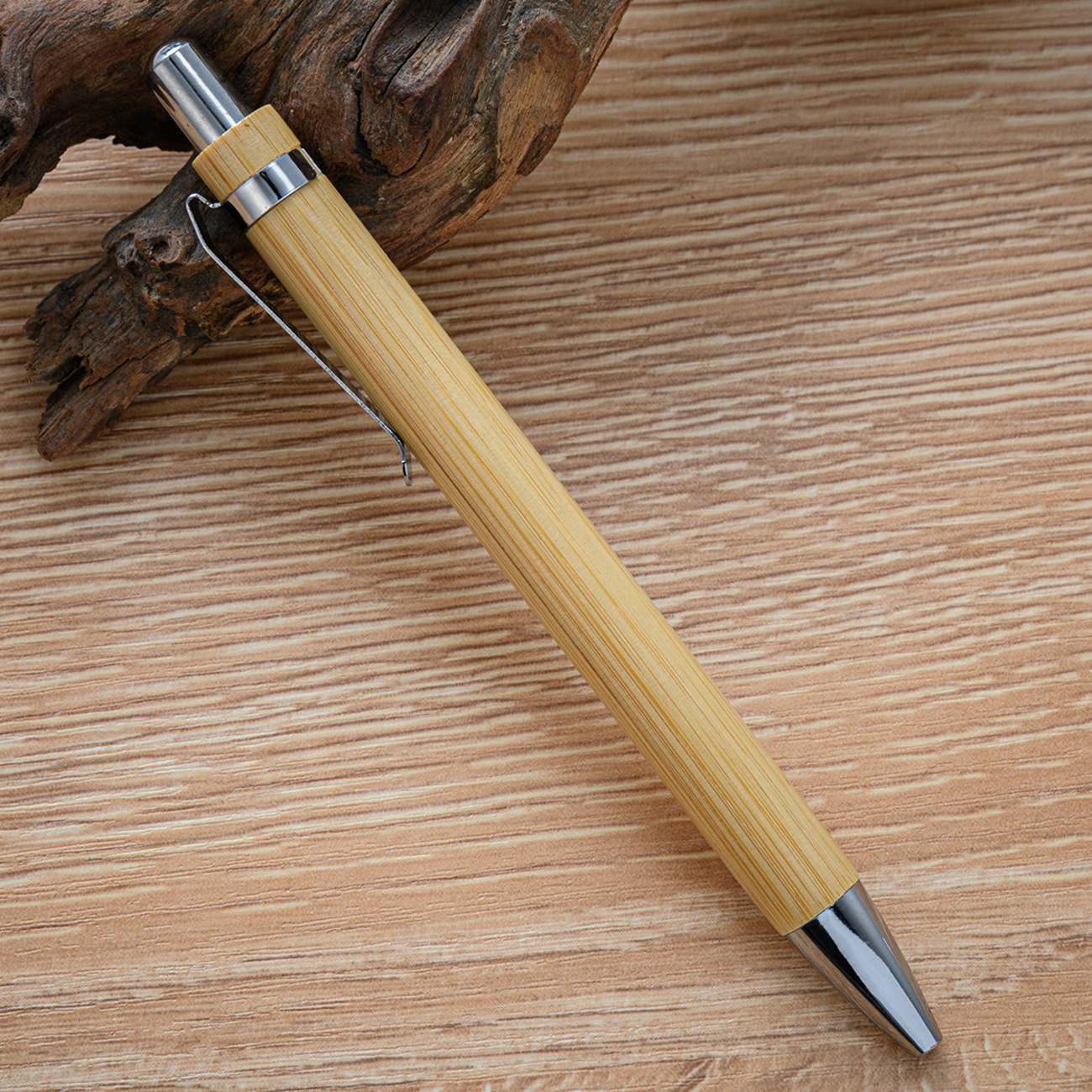Bambusholz -Kugelschreiber 1,0 mm Tipp schwarze Tinte Business Signature Ball Stift Büroschule Zerstingende Schreibwaren 100pcs