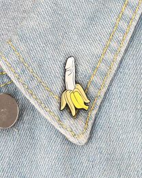 Bananenbroche Pin Fruit Plant Penis Dick Organ Email Badge Meme Evil Wicked volwassen grappige cartoon sieraden Vriend Vriend hele2240609