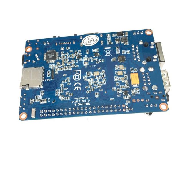 Banana Pi M3 A83T Octa-Core (8 cœurs) 2 Go de RAM avec WiFi Bluetooth4.0 Carte de développement open source Carte d'extension d'ordinateur unique