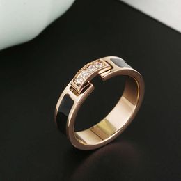 Band Designer Branded Ringen Vrouwen Verguld Kristal Kunstleer Roestvrij Staal Liefde Bruiloft Sieraden Benodigdheden Fijne Carving Vingerring