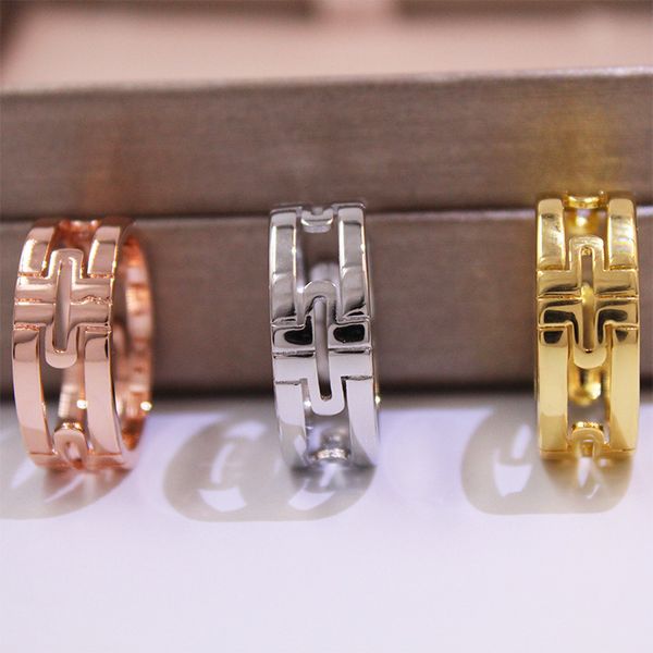 Band Love Ring Titanium Steel Unisex Designer Rings Women Men Pareja Joya Gold Sier Rose Colors Clip Diseño Fashion Farty Farty Tamaño 6 7 8 9 10 11