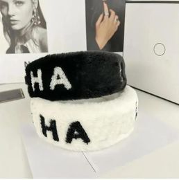 Banda de lujo Diseñador de moda Diademas Marca Impresión de letras Accesorios de joyería para el cabello Mujeres Banda ancha Felpa Headwrap Negro Blanco Hairband