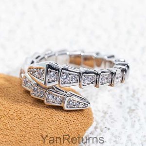 Band Luxurys Designers Ring Silver plaquée pour les femmes Open Snake Match Facile à déformer les anneaux d'os complet Gift de haut niveau de haut niveau R7DP M49Z